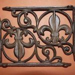 2 Cast Iron Brackets 1